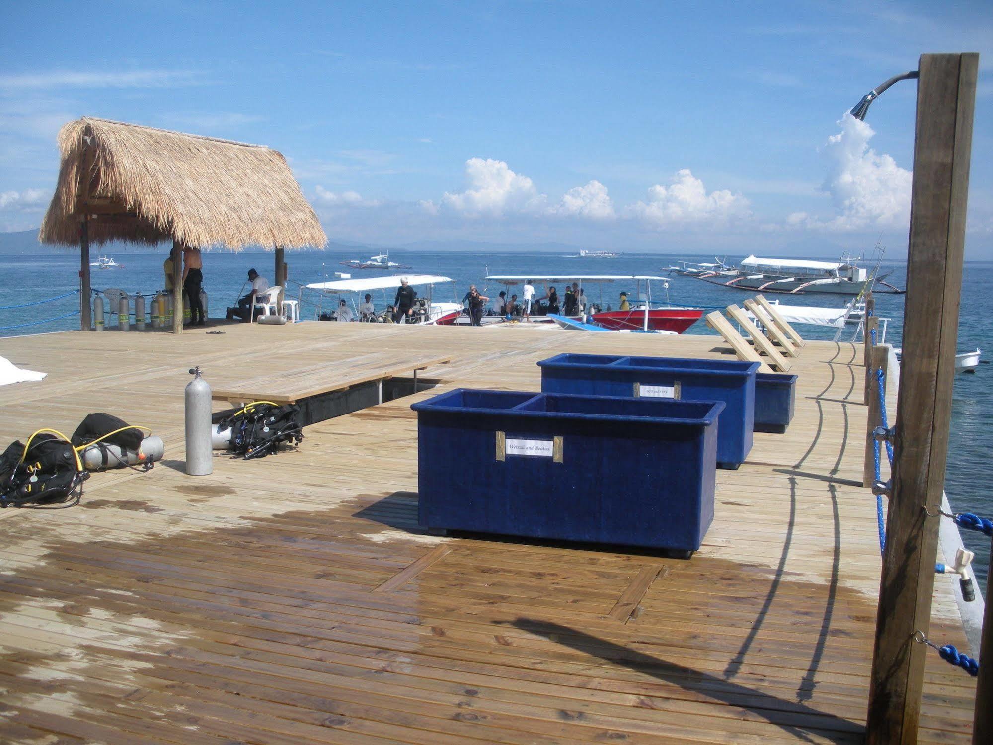 El Galleon Beach Resort Puerto Galera Exterior photo